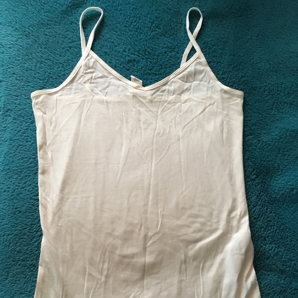Forever 21 plain Black and White tank tops - Picture 2 of 4